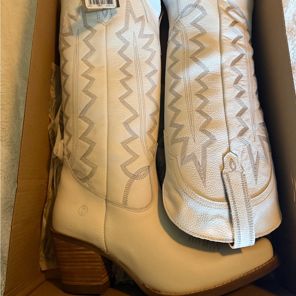 New in Box Dingo 1969 High Cotton Leather Western Cowgirl Boots — White Size 9 - Picture 10 of 16